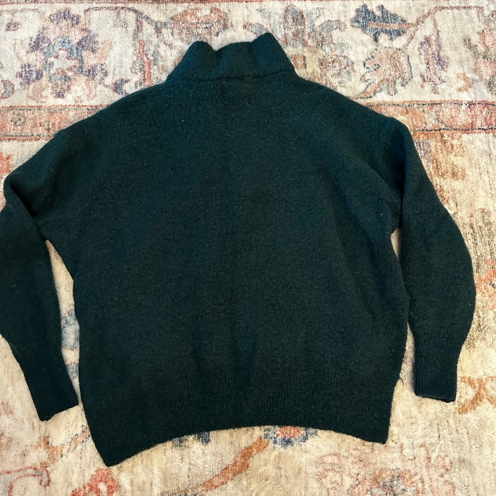 H&M sweater 💚 - Picture 4 of 5